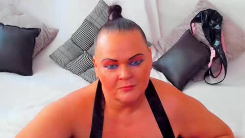 Snapshot of milanabiegert chatting on October 8, 7:14 am Lana online show from October 8, 7:14 am