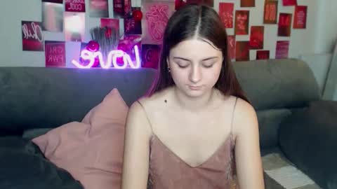 milanaroz online show from November 16, 7:54 am