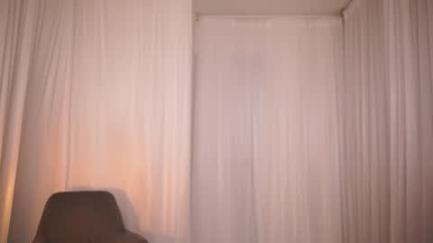 Snapshot of milanianew chatting on October 18, 11:53 pm milanianew online show from October 18, 11:53 pm