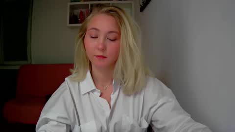 Milena new nonude shy blonde natural online show from September 23, 10:16 pm