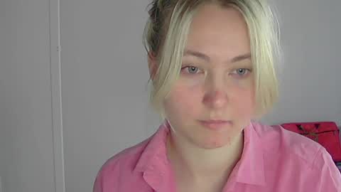 Milena new nonude shy blonde natural online show from May 19, 4:30 am