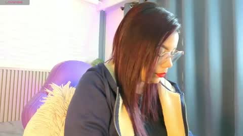 milena_lawson online show from April 22, 12:45 pm