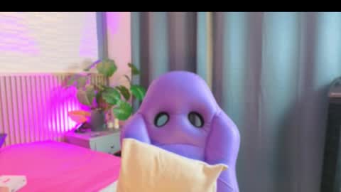 milena_lawson online show from March 24, 1:50 pm