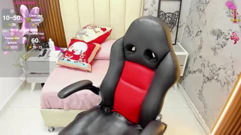 MILEY online show from December 1, 7:23 pm