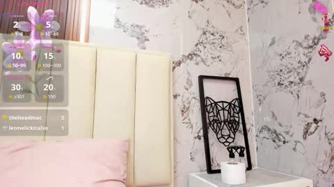 MILEY online show from December 13, 7:53 pm