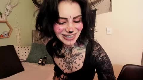 Isabella online show from June 5, 1:38 pm