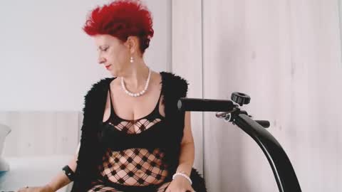 Milfsupreme online show from October 3, 11:29 am