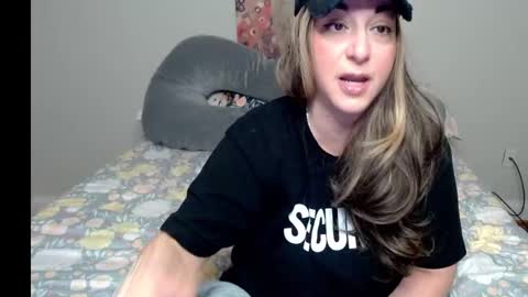 Snapshot of milfmonee chatting on January 26, 6:06 pm MILF Monee online show from January 26, 6:06 pm