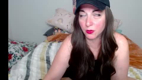 Snapshot of milfmonee chatting on February 2, 1:55 am MILF Monee online show from February 2, 1:55 am