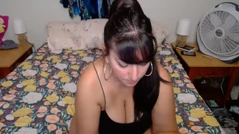 Snapshot of milfmonee chatting on September 17, 3:48 pm MILF Monee online show from September 17, 3:48 pm