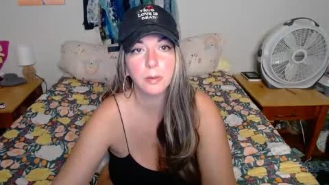 Snapshot of milfmonee chatting on September 23, 12:37 am MILF Monee online show from September 23, 12:37 am