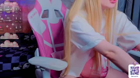 Milia online show from April 8, 3:48 pm