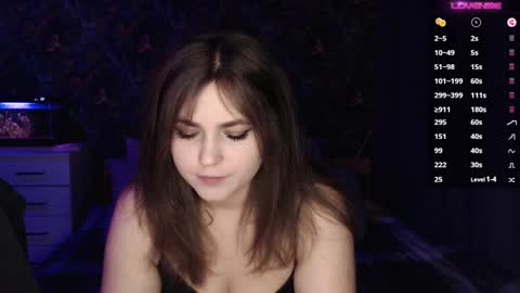 Snapshot of milk_slice chatting on February 6, 10:21 pm Stella and Neo online show from February 6, 10:21 pm