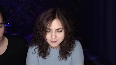 Snapshot of milk_slice chatting on March 4, 10:16 pm Stella and Neo online show from March 4, 10:16 pm