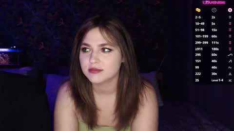 Snapshot of milk_slice chatting on February 12, 10:26 pm Stella and Neo online show from February 12, 10:26 pm