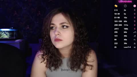 Snapshot of milk_slice chatting on February 9, 10:32 pm Stella and Neo online show from February 9, 10:32 pm