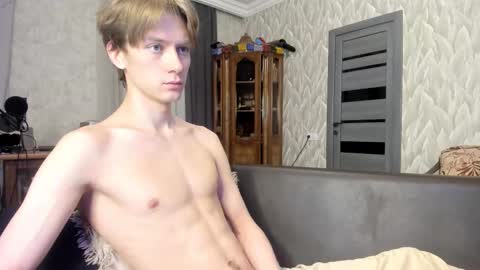 Isaac online show from February 26, 11:41 pm