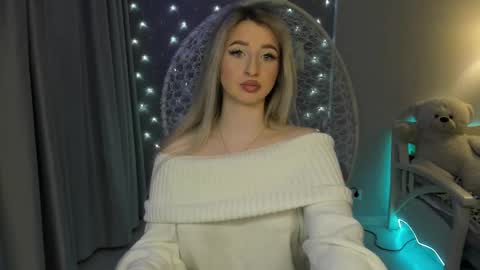 Snapshot of milky_waybaby chatting on October 5, 2:24 pm Vivian online show from October 5, 2:24 pm