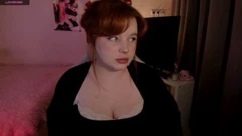 Snapshot of milky_wayx chatting on February 1, 6:19 pm Lisa online show from February 1, 6:19 pm