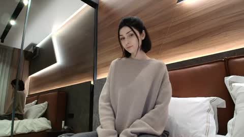 milla bella online show from April 28, 6:34 pm