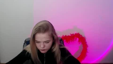 millaloveli online show from March 3, 8:32 am