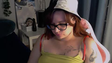 Milla online show from November 14, 6:43 pm