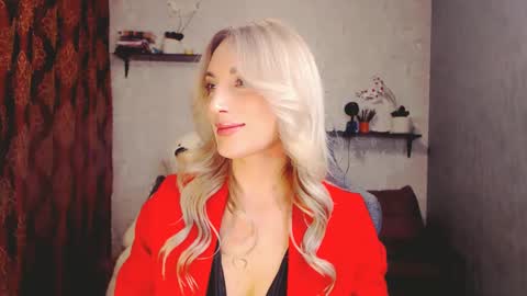 MillaXQueen online show from February 17, 2:38 pm