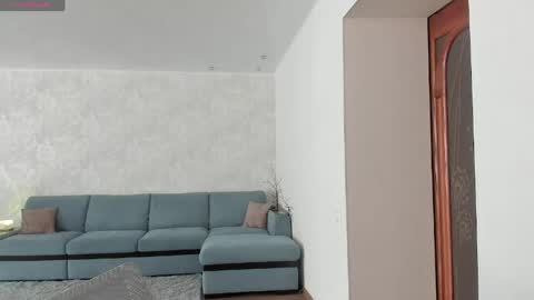 mili-kira online show from April 21, 5:14 am