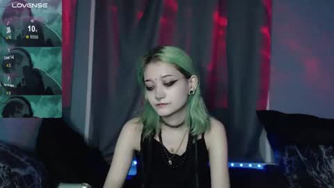 milten_trish online show from December 5, 6:06 pm