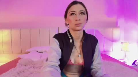 Snapshot of milyrouse___ chatting on February 28, 3:37 am Milly  online show from February 28, 3:37 am