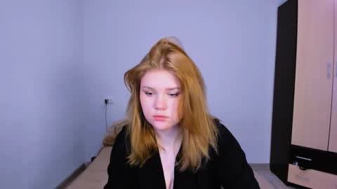 hi Im Mina  online show from November 25, 2:43 am