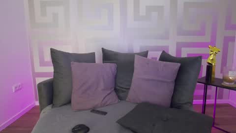 Mina online show from February 11, 9:09 am