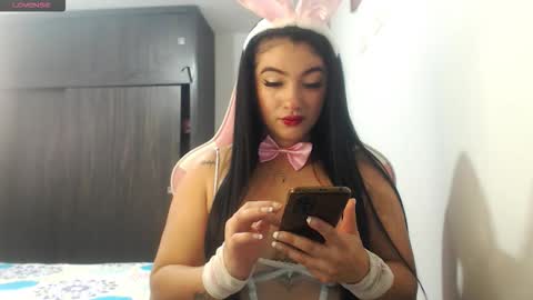 Mindy online show from October 31, 5:57 pm