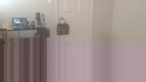 minniehunney online show from April 27, 8:56 am