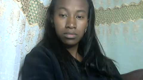 minouch211907 online show from June 11, 3:26 am