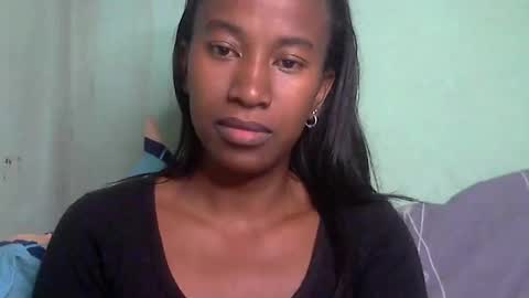 minouch211907 online show from May 9, 3:34 am