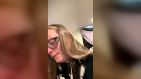 Minx online show from April 26, 6:27 pm