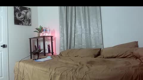 minxgreenivy online show from December 18, 4:19 am