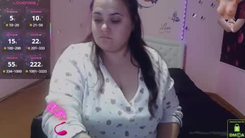 mira_cle_ online show from April 13, 7:56 am