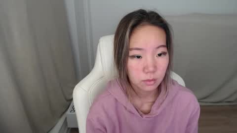 mira_g online show from December 1, 2:59 pm