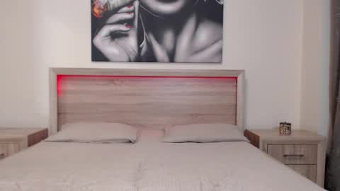 mira_jade online show from September 28, 7:01 pm