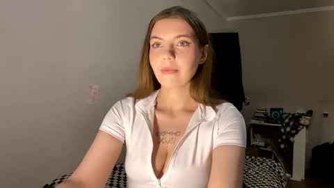 Snapshot of mirabunnys chatting on October 21, 9:18 pm Mira online show from October 21, 9:18 pm