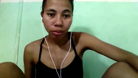 Snapshot of mirah881 chatting on September 28, 9:29 am mirah881 online show from September 28, 9:29 am