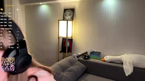 Mira online show from April 10, 8:35 pm