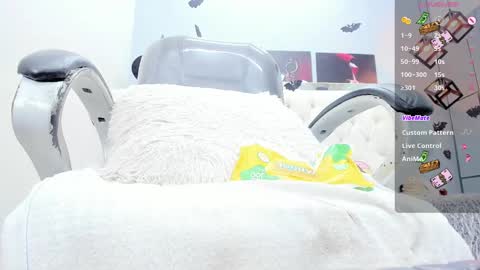 Miranda Vegaa online show from November 9, 12:03 am