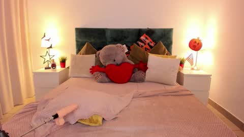 mishapallmer online show from October 26, 8:26 am