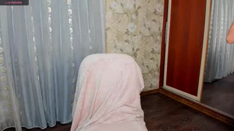 mishapallmer online show from January 15, 2:15 pm