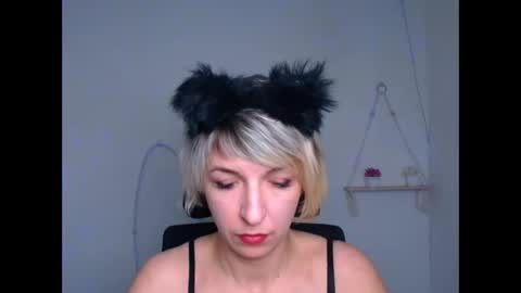 Mishelle online show from February 7, 2:20 pm