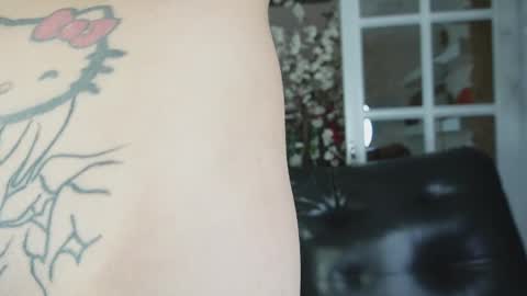 miss___angel online show from February 12, 11:36 am