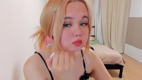 miss__selena online show from December 25, 4:43 pm